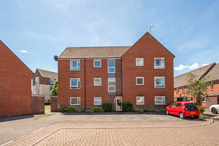 2 Bedroom Flat For Sale In Flax Mill Park, Devizes, SN10