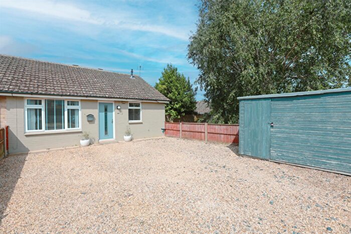 2 Bedroom Terraced Bungalow For Sale In Shaw Avenue, Carlton Colville, NR33