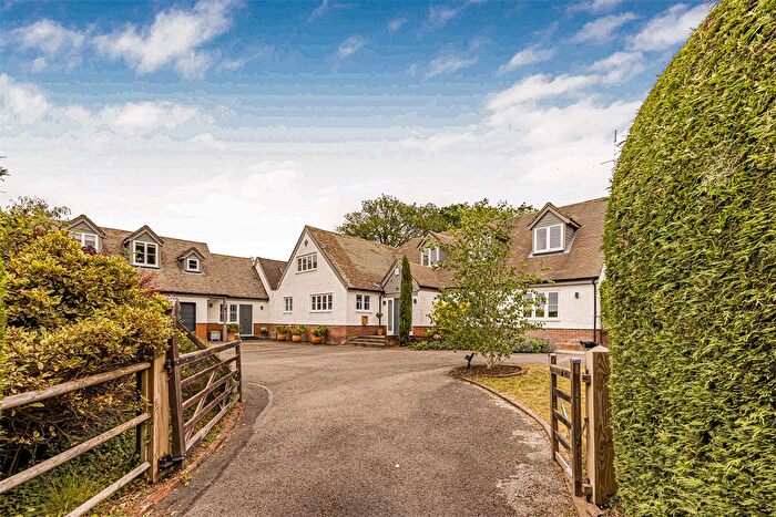 5 Bedroom Detached House For Sale In Robins Wood, Upper Basildon, RG8
