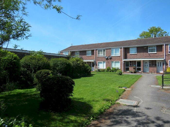 2 Bedroom Flat To Rent In Wharfedale Drive, Wirral, CH62