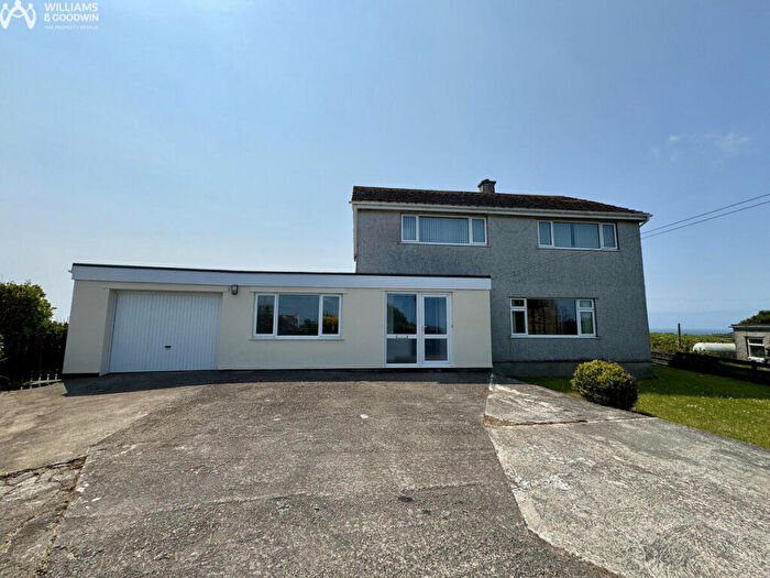 4 Bedroom Detached House For Sale In Llanrhyddlad, Anglesey, LL65