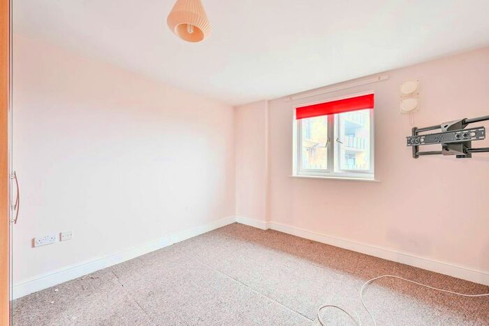 1 Bedroom Flat To Rent In Glebelands Close N12, Finchley, London,
