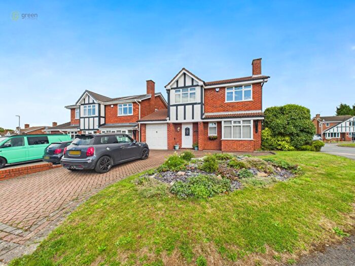 4 Bedroom Detached House For Sale In Dovestone, Off Chiltern Road, Tamworth, B77