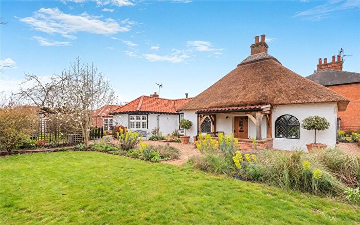 4 Bedroom Bungalow For Sale In The Thatched Cottage, High Street, Collingham, Newark, NG23