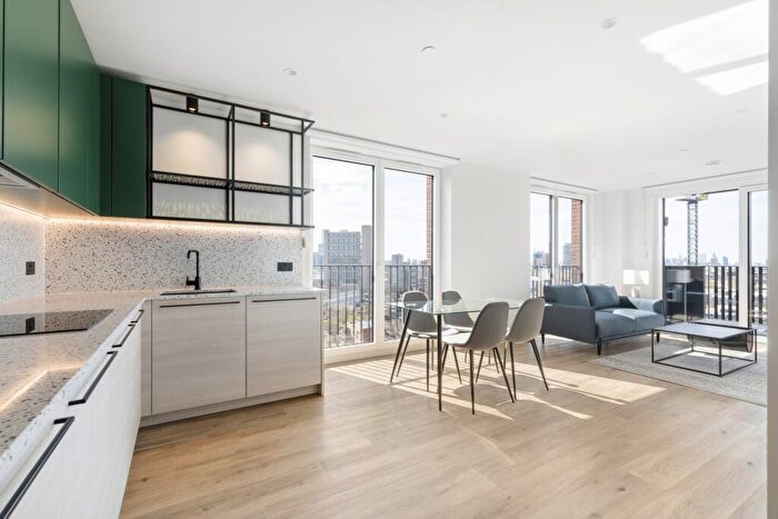 2 Bedroom Apartment To Rent In Barnacle House, Hemlock Street, E14