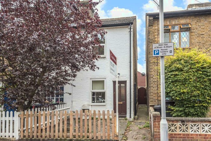 2 Bedroom End Of Terrace House To Rent In Vincent Road, Kingston Upon Thames, Surrey, KT1