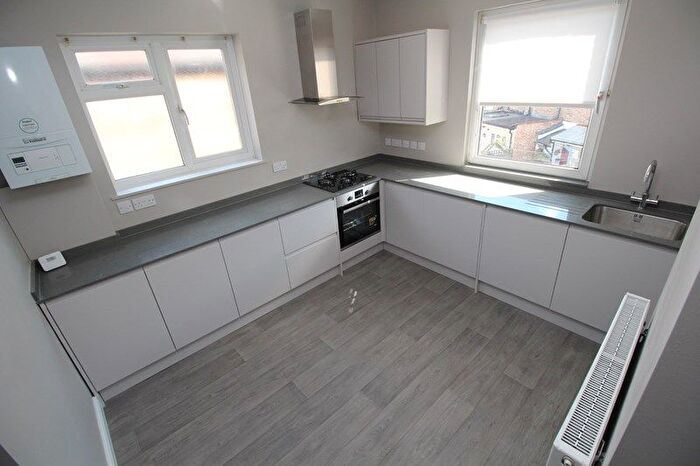2 Bedroom Maisonette To Rent In Welbeck Road, East Barnet, Hertfordshire, EN4