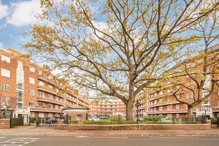 3 Bedroom Flat For Sale In Barons Keep, West Kensington, W14