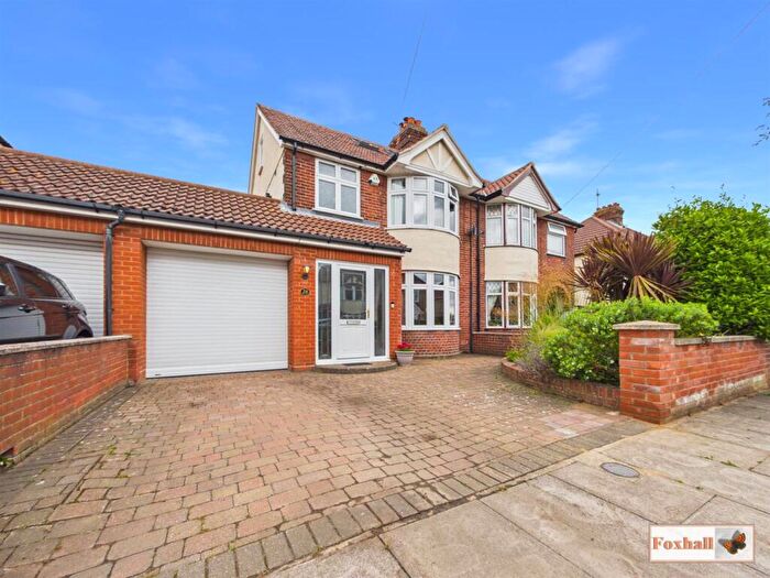 4 Bedroom Semi Detached House For Sale In Trent Road, Ipswich, IP3