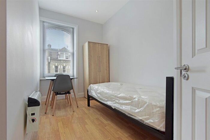 Studio To Rent In Gunterstone Road, West Kensington, W14