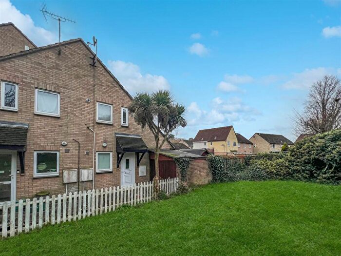 1 Bedroom Semi Detached House To Rent In Cleveland Close, Colchester, CO4