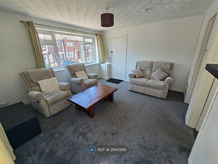 1 Bedroom Flat To Rent In Woodside Court, Southampton, SO17