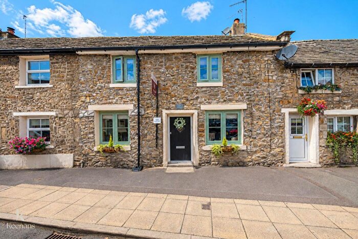 2 Bedroom Cottage For Sale In King Street, Whalley, BB7