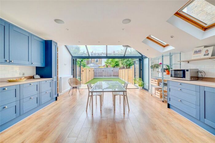 5 Bedroom Terraced House To Rent In Queensmill Road, London, SW6