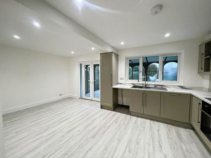 3 Bedroom Semi-Detached House To Rent In Horsegate, PE7