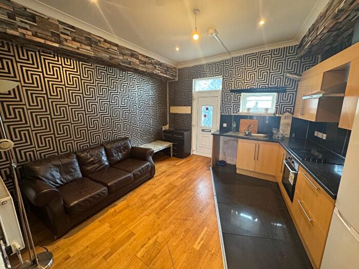 2 Bedroom Flat To Rent In Gff, The Triangle, Bournemouth, Dorset, BH2