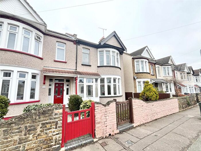 3 Bedroom Semi-Detached House To Rent In Oakhurst Road, Southend-on-Sea, Essex, SS2