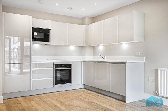 1 Bedroom Apartment To Rent In Nether Street, London, N3