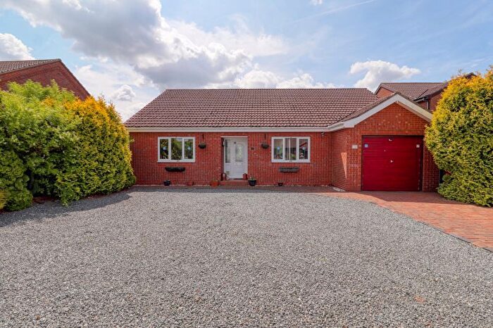 2 Bedroom Detached Bungalow For Sale In Woods Meadow, Hibaldstow, DN20