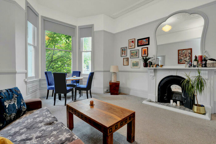 1 Bedroom Apartment To Rent In Redcliffe Gardens, London, SW10