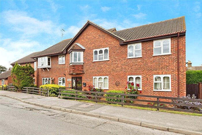 2 Bedroom Flat For Sale In Park Court (Faversham), Faversham, ME13