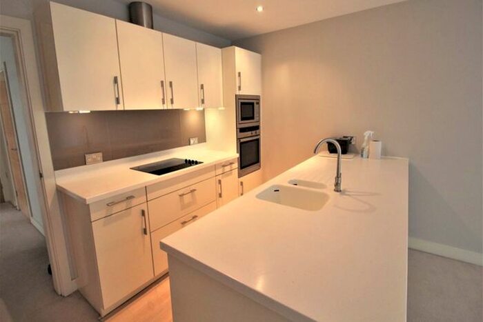 2 Bedroom Flat To Rent In Branksome Wood Road, Bournemouth, BH2