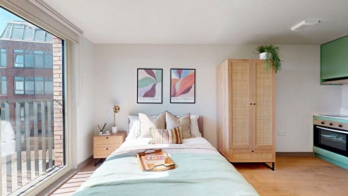 1 Bedroom Studio To Rent In Victoria Road, Feltham, TW13