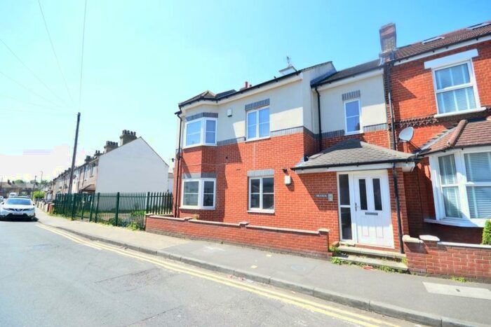 2 Bedroom Flat To Rent In Church Road, Swanscombe, Kent, DA10