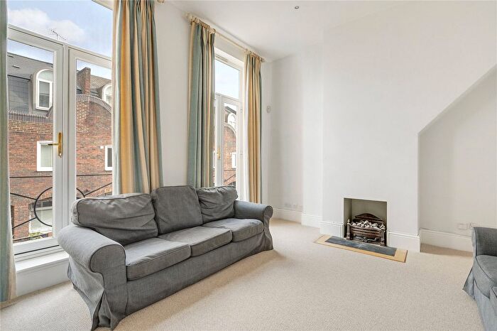 4 Bedroom Detached House To Rent In Waterford Road, Fulham, London, SW6