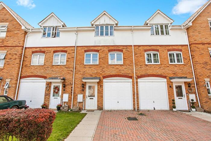 3 Bedroom Terraced House For Sale In Grovelands, Seaforth Grove, Southend-on-Sea, Essex, SS2