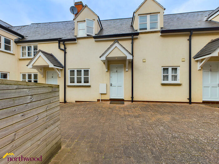 2 Bedroom Apartment To Rent In Woolpack Mews, Horse Fair, OX16