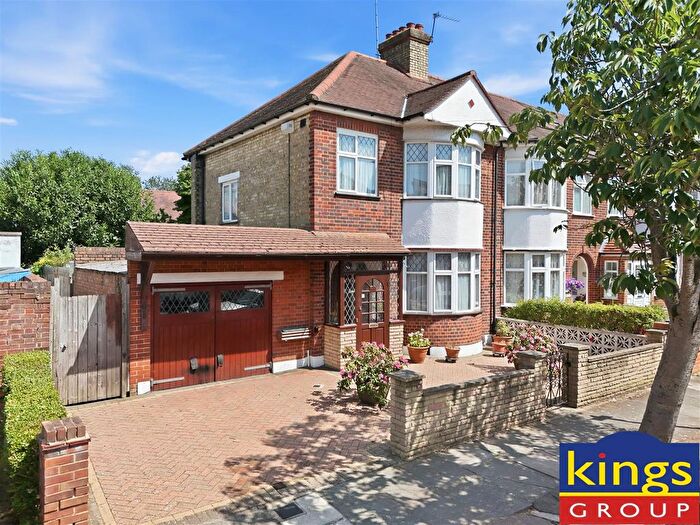 3 Bedroom Semi Detached House For Sale In Derwent Avenue, Edmonton, N18