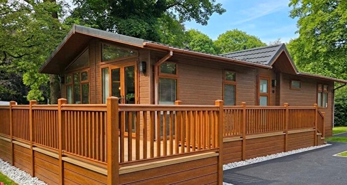 3 Bedroom Mobile/park Home For Sale In Fallbarrow Holiday Park, Rayrigg Road, Windermere, LA23