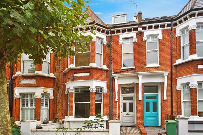 Studio For Sale In Holmdale Road, London, NW6