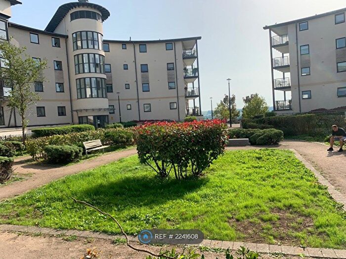 2 Bedroom Flat To Rent In Rowan Court, Swindon, SN1