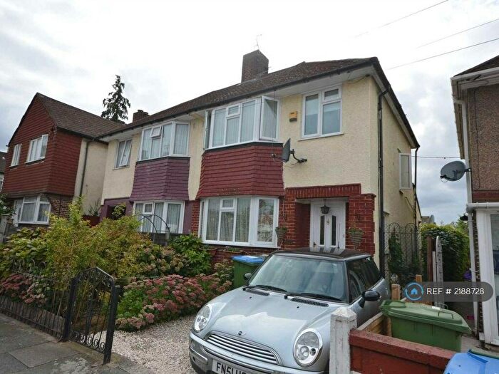 4 Bedroom Semi-Detached House To Rent In Church Manorway, London, SE2