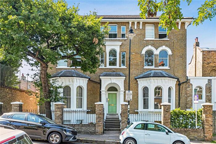 1 Bedroom Apartment For Sale In Highbury Hill, Highbury, London, N5