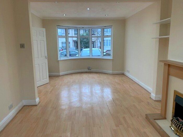 3 Bedroom End Of Terrace House To Rent In Sarsfield Road, Perivale UB6