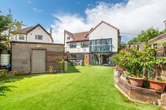 5 Bedroom Detached House For Sale In Dominion Avenue, Leeds, LS7