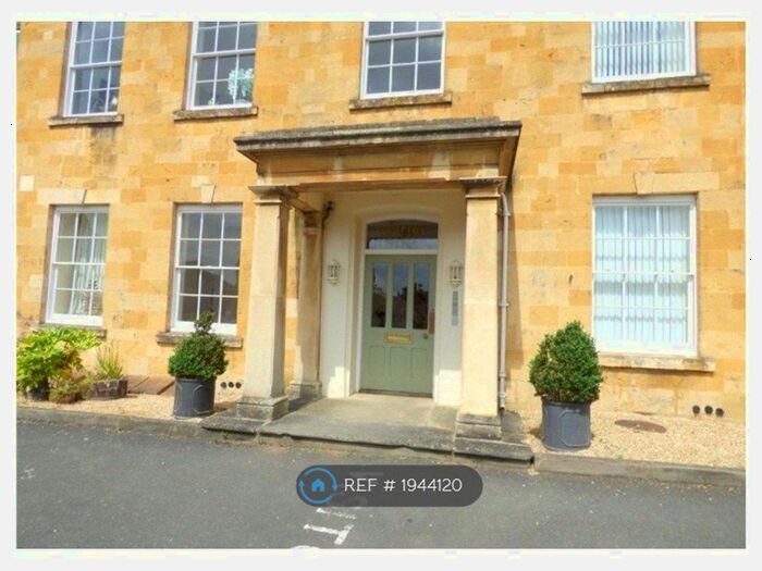 1 Bedroom Flat To Rent In Hampton House, Evesham, WR11
