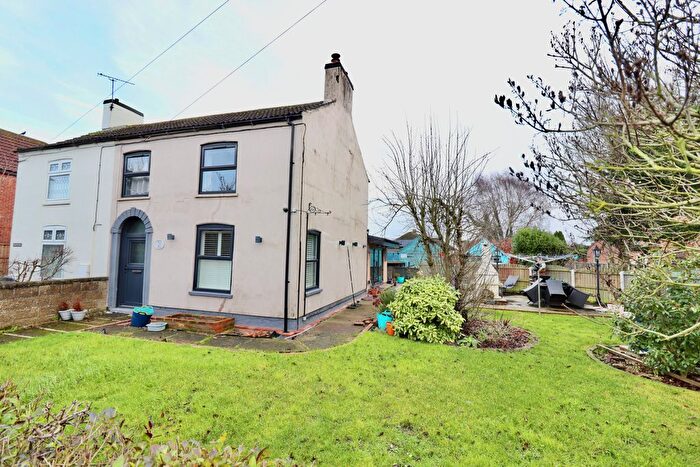 3 Bedroom Semi-Detached House For Sale In West View, Low Church Road, LN8