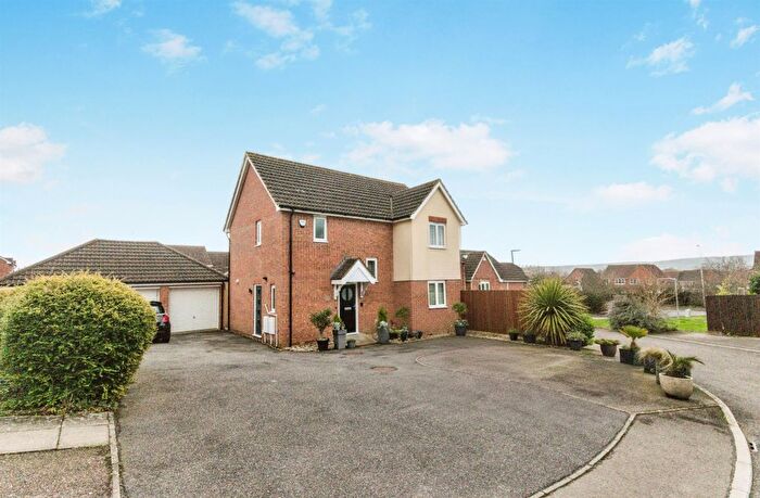 4 Bedroom Detached House For Sale In Pride View, Stone Cross, Pevensey, BN24