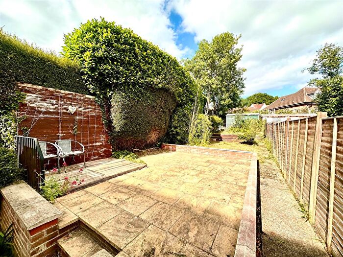 2 Bedroom End Of Terrace House To Rent In Broadshard, Crewkerne, TA18