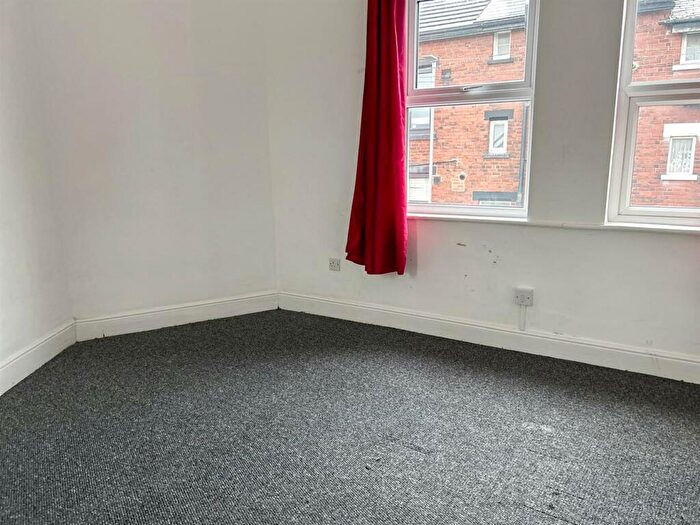 1 Bedroom End Of Terrace House For Sale In Barras Garth Road, Wortley, Leeds, LS12