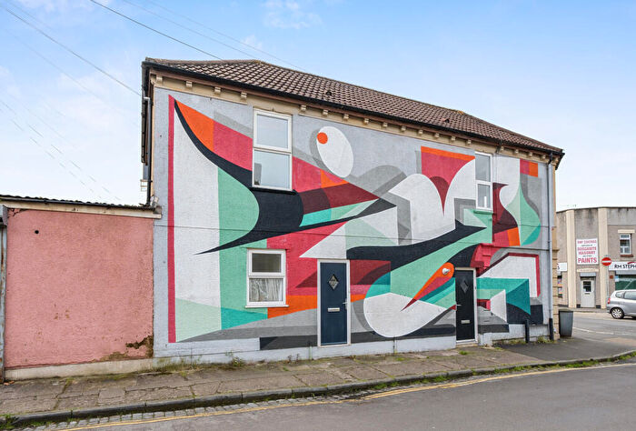 2 Bedroom Apartment For Sale In West Street, Bedminster, Bristol, Somerset, BS3