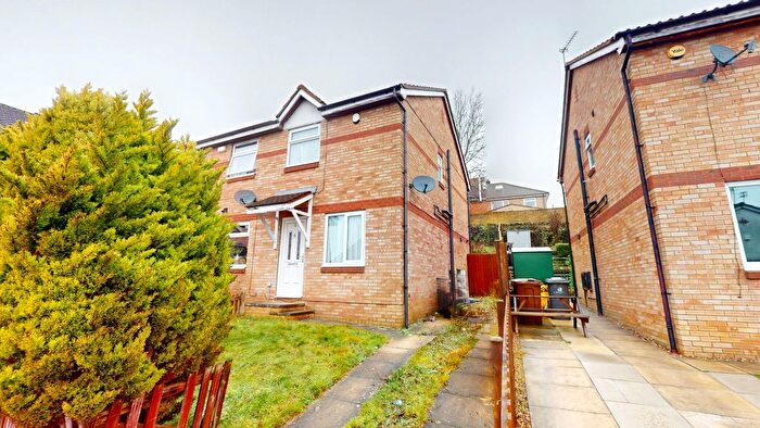 2 Bedroom Semi Detached House To Rent In Falcon Mews, Arrundel Village, BD8