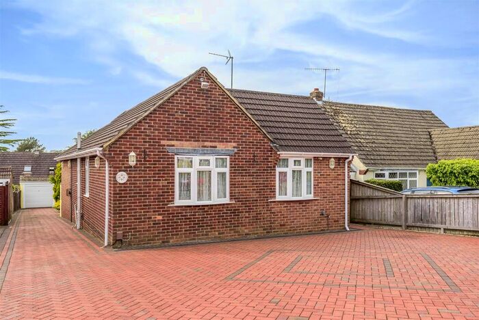 3 Bedroom Bungalow To Rent In Nickleby Road, Clanfield, Waterlooville, PO8