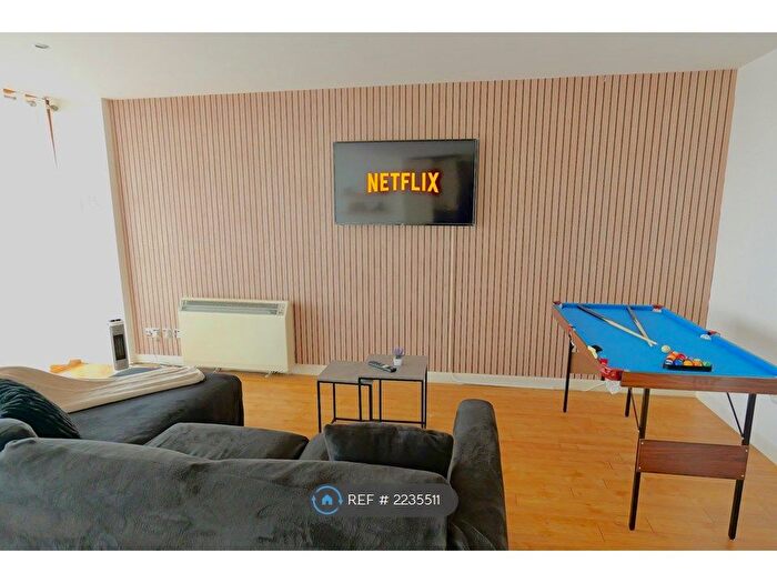 2 Bedroom Flat To Rent In Elton Street, Stretford, Manchester, M32