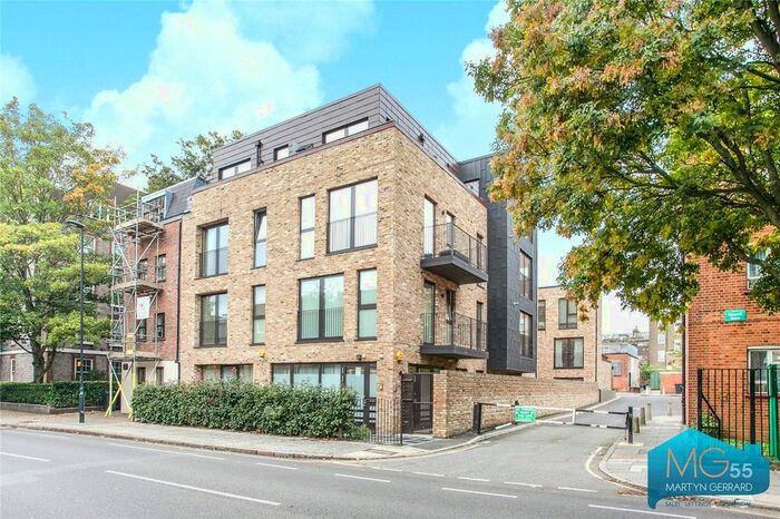 2 Bedroom Flat To Rent In Leighton Road, Kentish Town, London, NW5