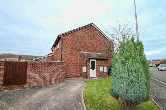 1 Bedroom Property To Rent In Yeolands Drive, Clevedon, BS21